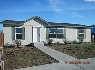 215 N Pennie Ln, Pasco, WA 99301