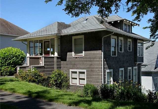 House as seen from N Forest St.