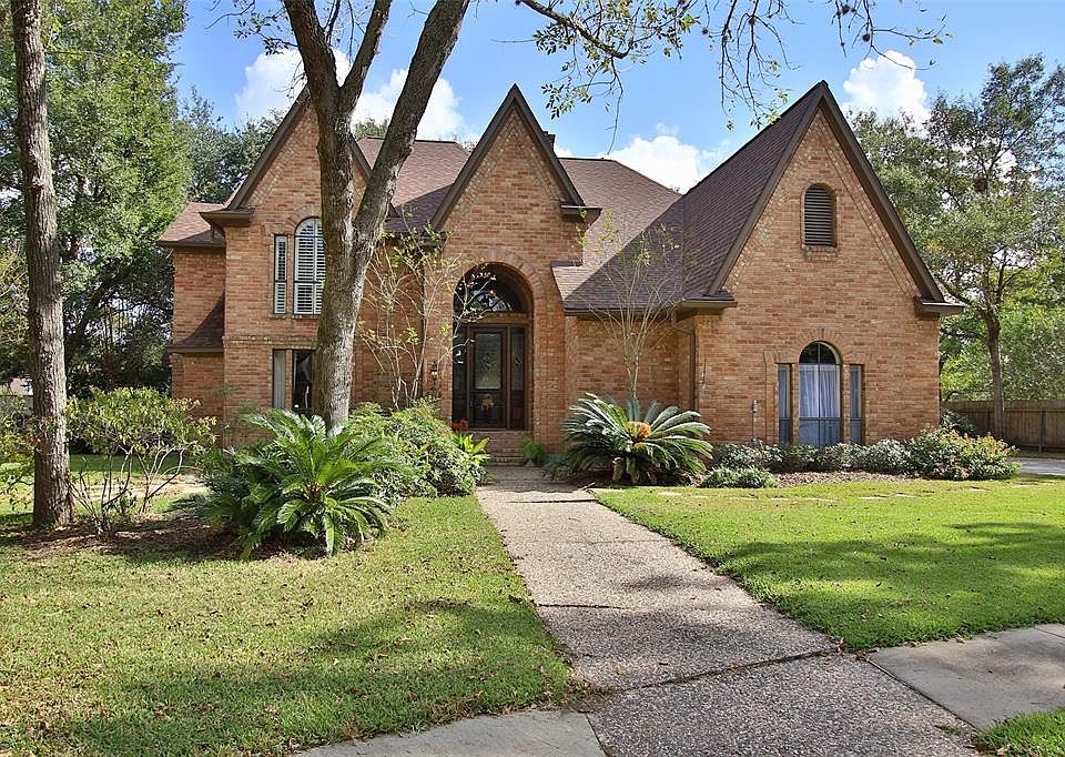 1st image of 1102 Walden Cir