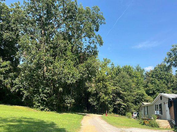 5th image of 1000 Brown Oak Dr