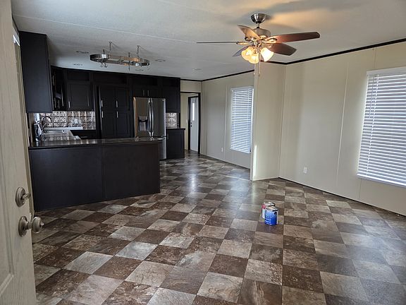 3rd image of 105 Kimberly Ln