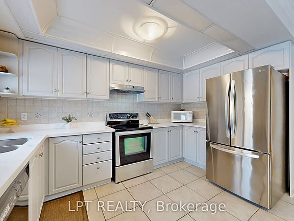 3rd image of 1887 Fairport Rd