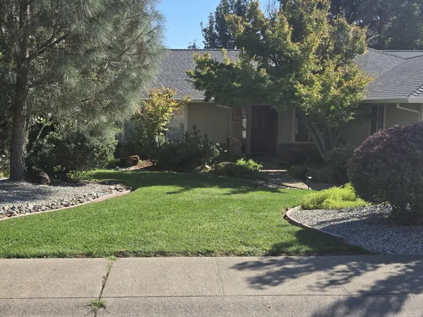 2211 Wicklow St, Redding, CA 96001