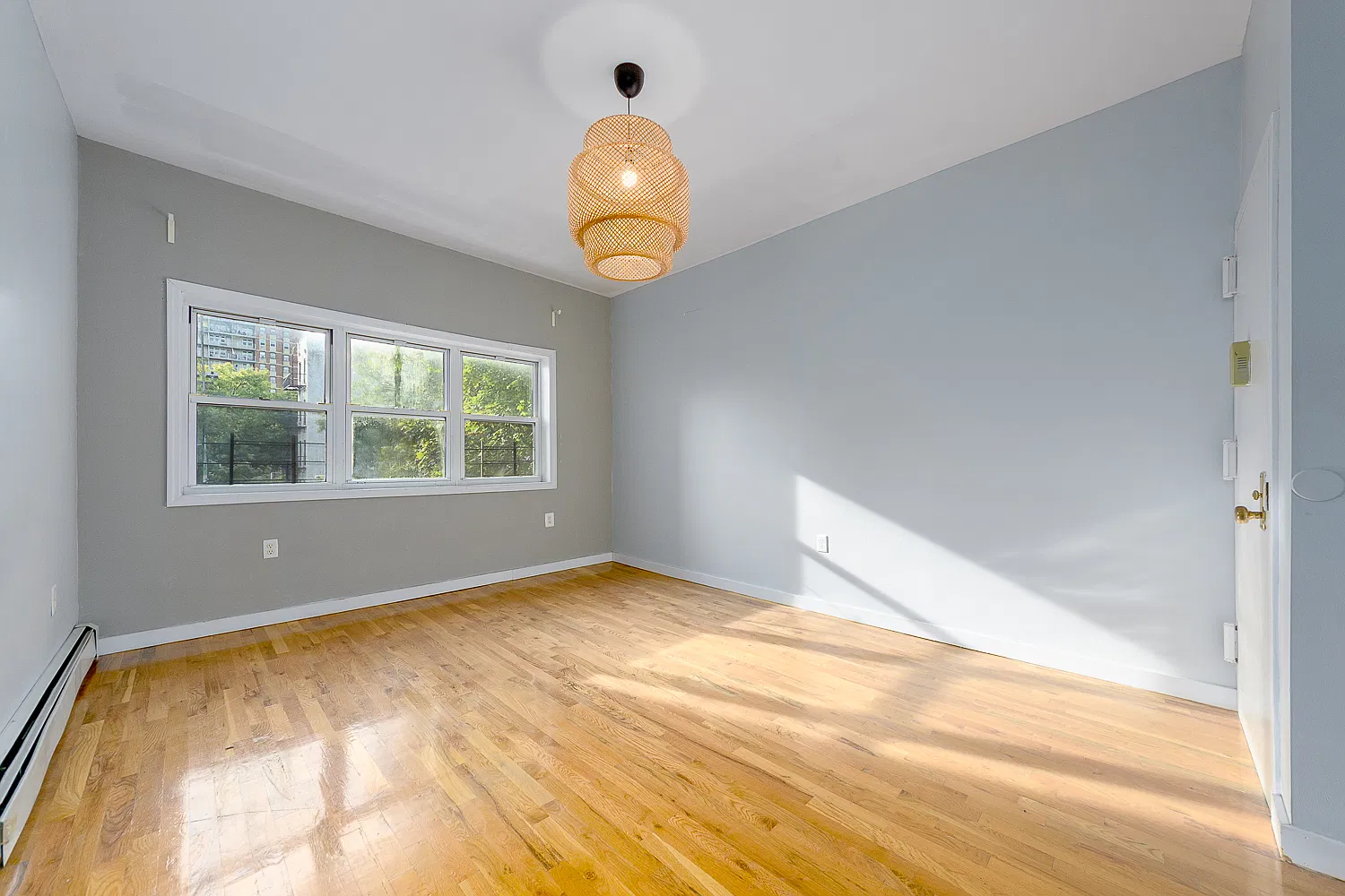 123 Powell Street — Photo 2