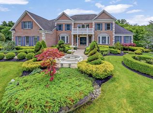 21 Silverleaf Way, Manalapan, NJ 07726