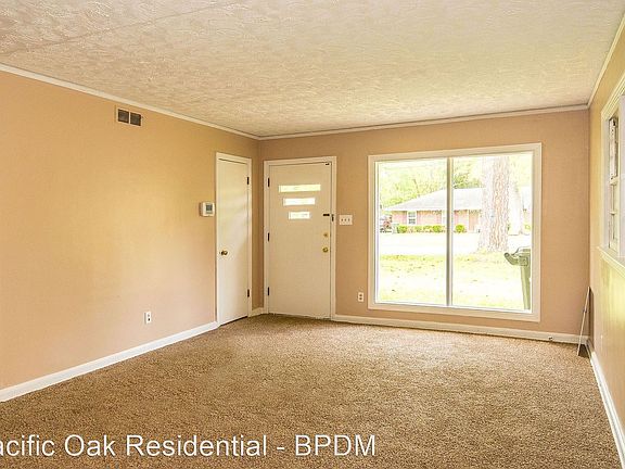 3rd image of 1048 Lynwood Dr