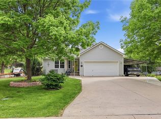 212 SE Cromwell Rd, Blue Springs, MO 64014
