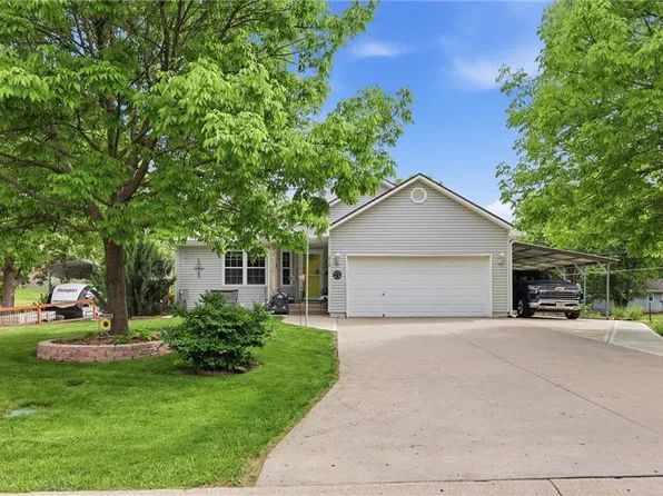 212 SE Cromwell Rd, Blue Springs, MO 64014