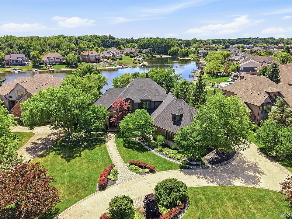 1st image of 8714 Stoney Creek Dr