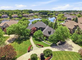 8714 Stoney Creek Dr, South Lyon, MI 48178