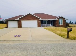 115 Lake View Dr, Tekamah, NE 68061