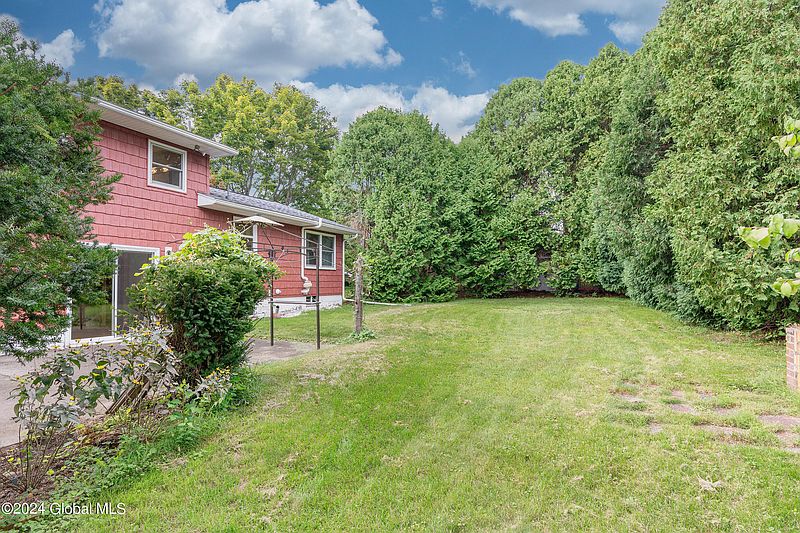 5th image of 8 Birch Lane