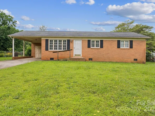 1019 Carmel Dr, Gastonia, NC 28056