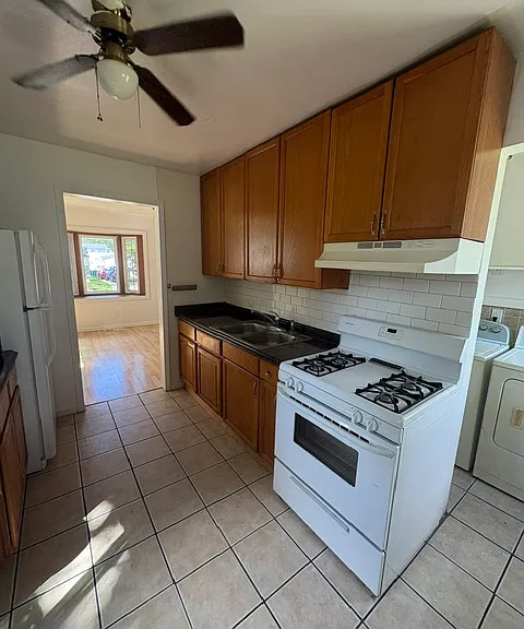 1176 Hawthorne Ave — Photo 7