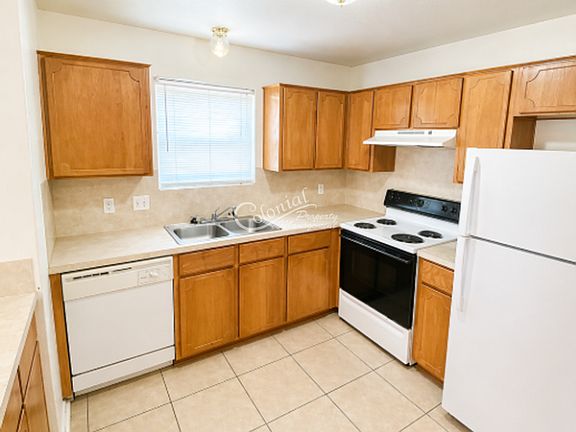 4th image of 1907 Monte Carlo Ln APT C