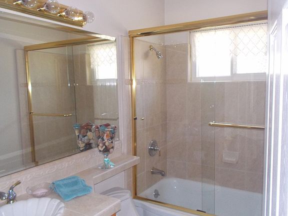 5th image of 1088 Wallace Dr