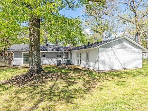 4th image of 18 Arbor Oaks Dr
