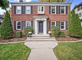 3951 N Stowell Ave, Shorewood, WI 53211
