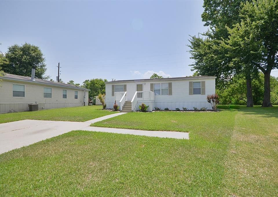 1st image of 24619 Strong Pine Dr