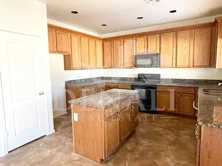 144 S 108th Dr — Photo 5