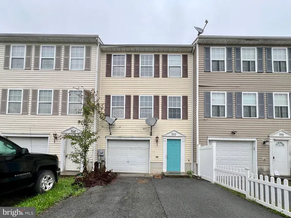 200 Topaz Ln, Inwood, WV 25428