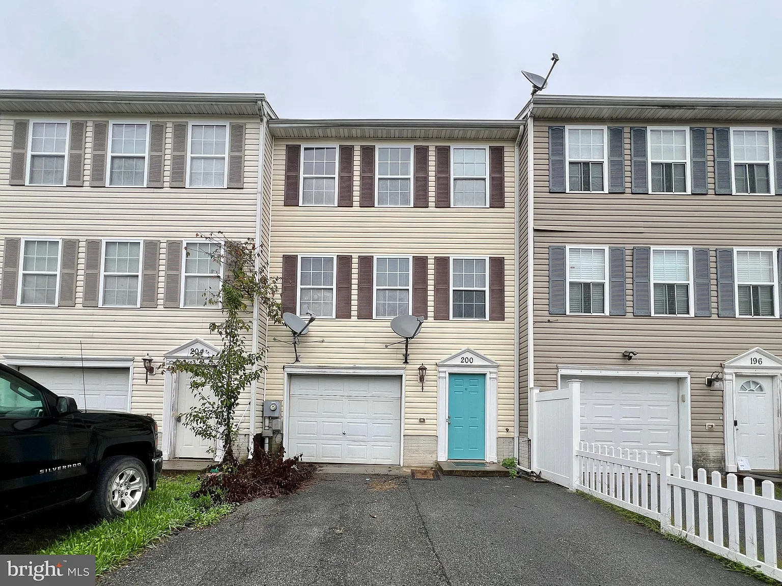200 Topaz Ln photo 1