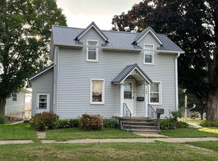 124 S Locust Ave, New Hampton, IA 50659