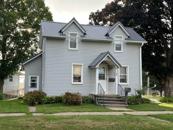 124 S Locust Ave, New Hampton, IA 50659