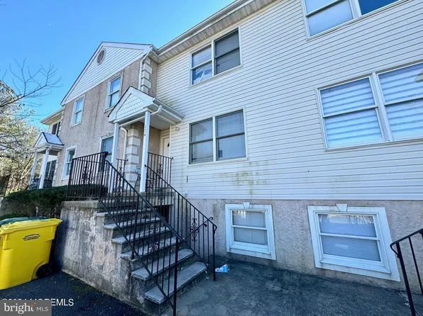 174 Chateau Dr, Lakewood, NJ 08701