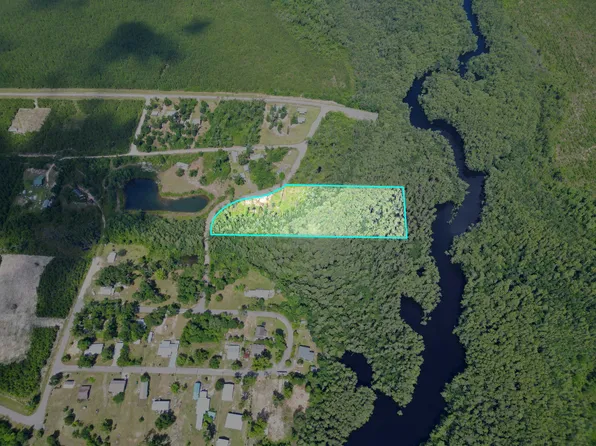 SE McClellan St, Wewahitchka, FL 32449