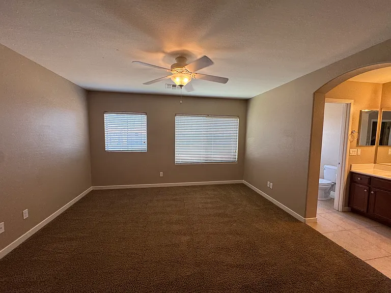 1115 E Cedar St — Photo 8