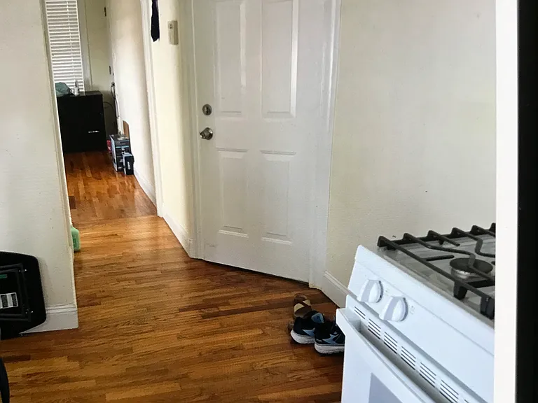 189 Tremont, Somerville-kitchen into livi