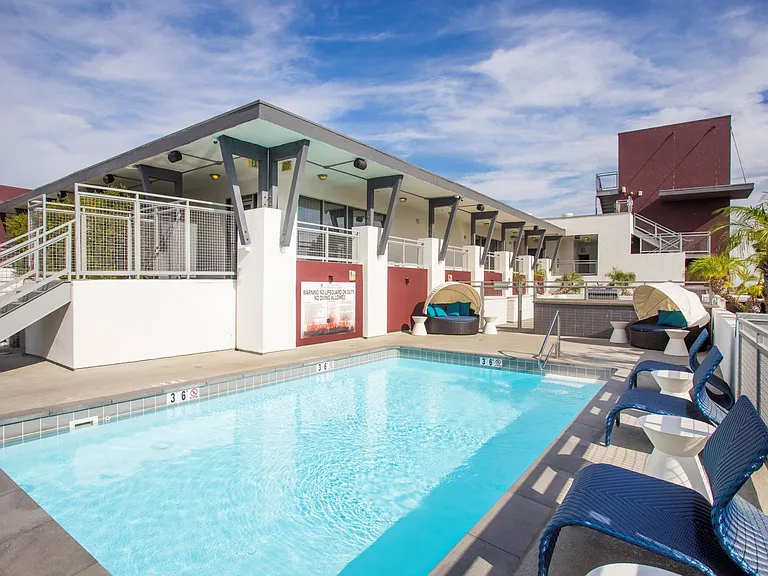 Living at NoHo — Photo 9