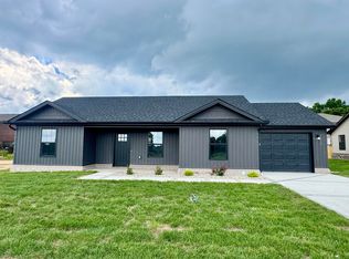 118 Bow Bridge Dr, Berea, KY 40403
