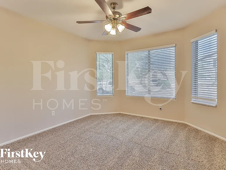 425 W Jersey Way — Photo 9