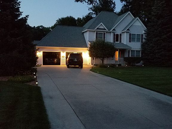 3rd image of 1208 S Robinhood Dr