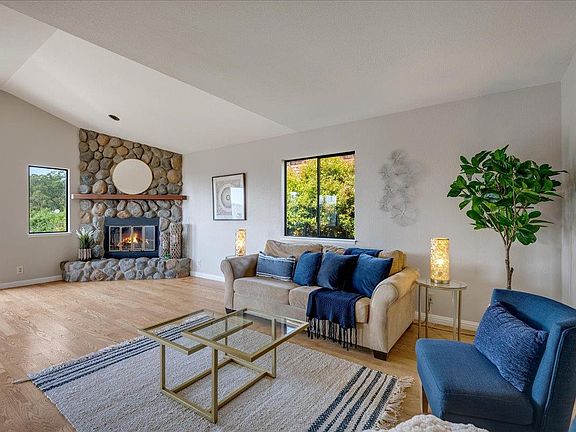 3rd image of 331 Avenue Granada Half