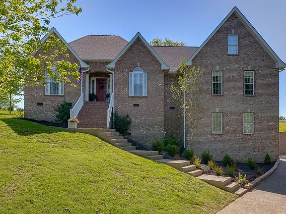 3rd image of 905 Gailynn Marie Dr