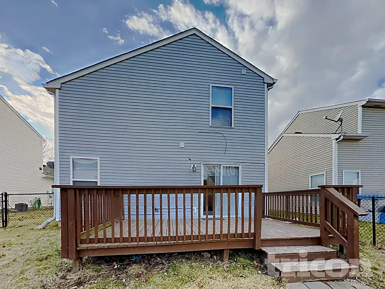 4475 Connaught East Dr — Photo 15