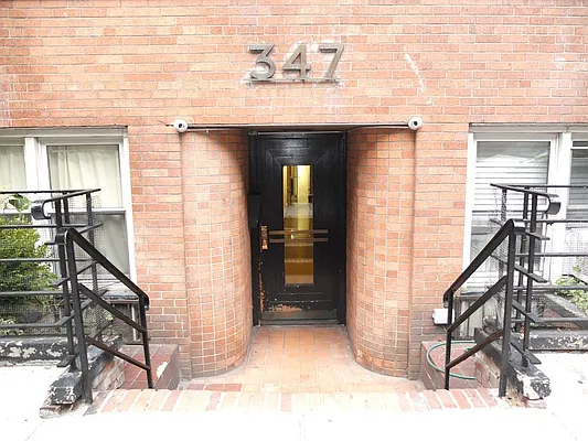 Rented by Sky Management | media 13