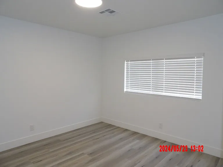 4240 Gaye Ln — Photo 2