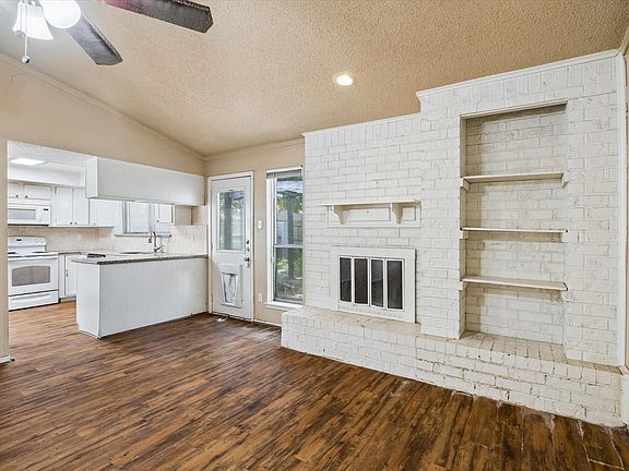 3rd image of 23423 Canyon Lake Dr