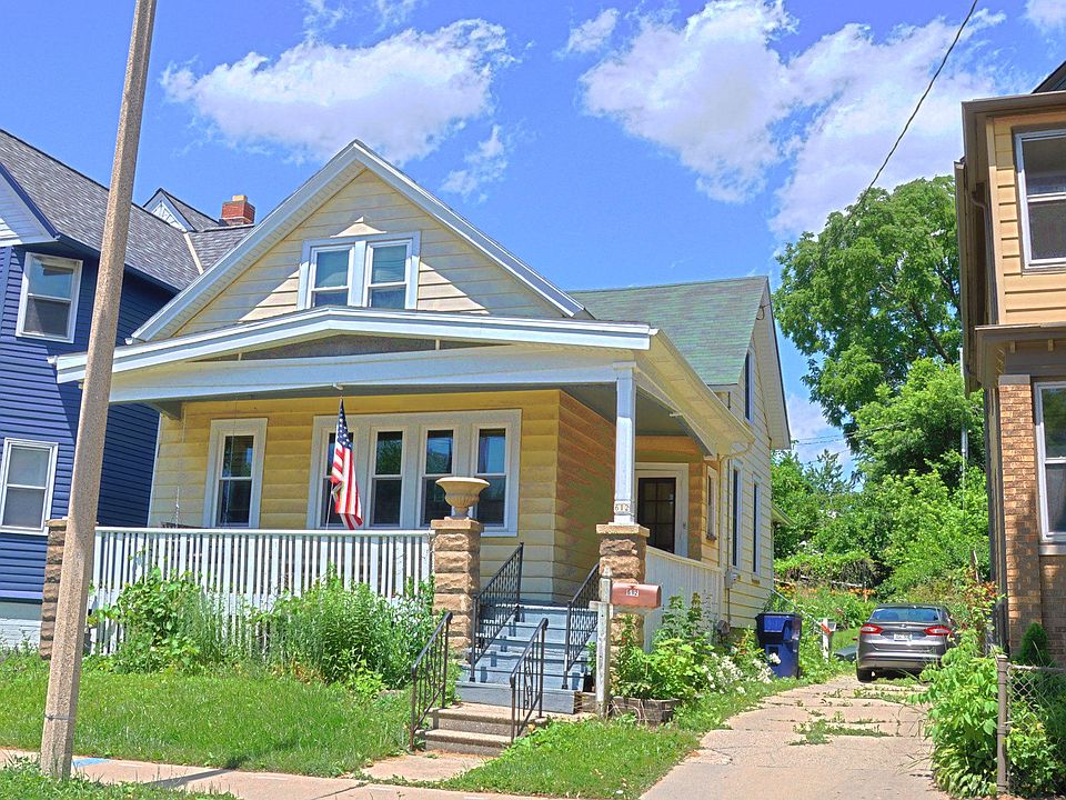 1st image of 612 E Lincoln Ave