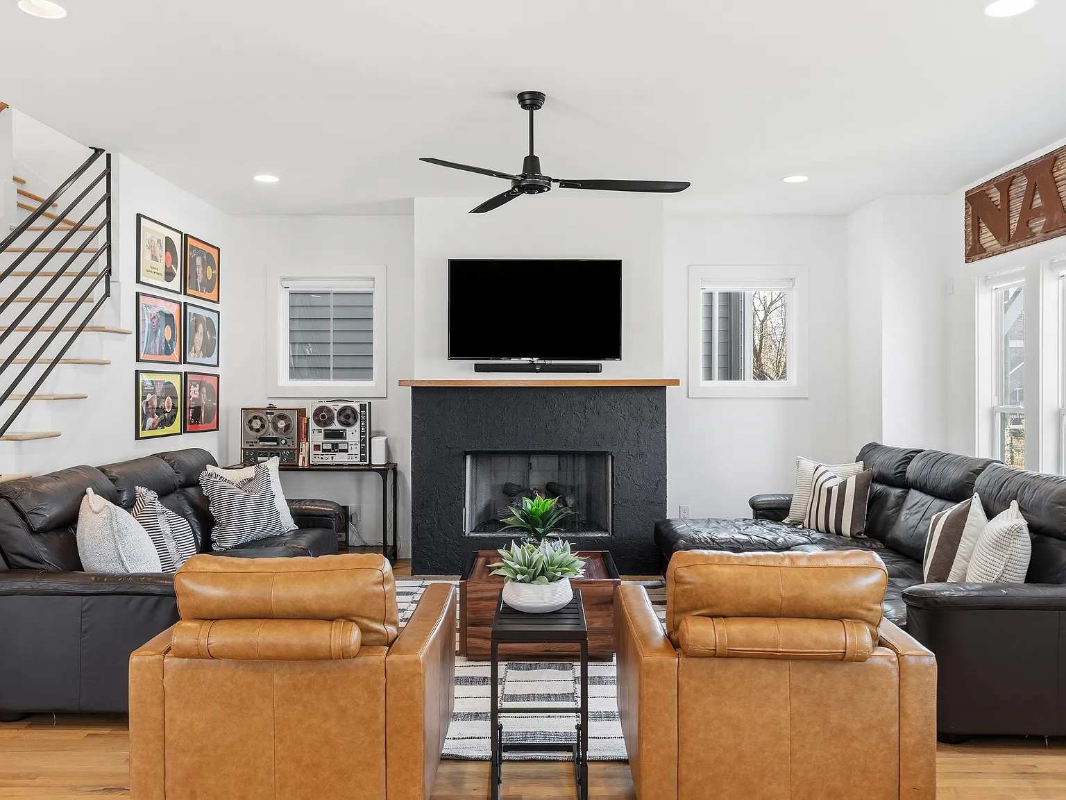 4 bed, 2.5 bath, 2468 sqft, $5,500 — Photo 4