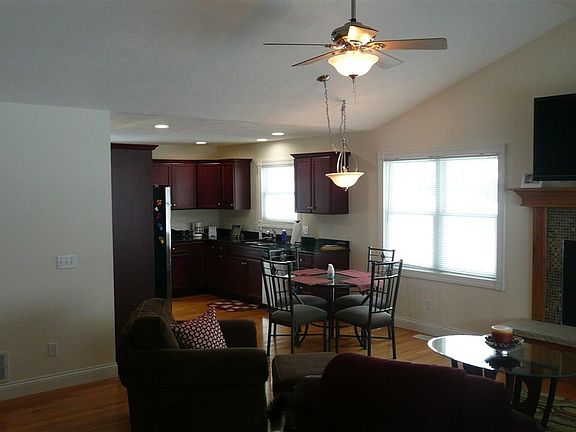 5th image of 1373 Hillside Terrace Dr