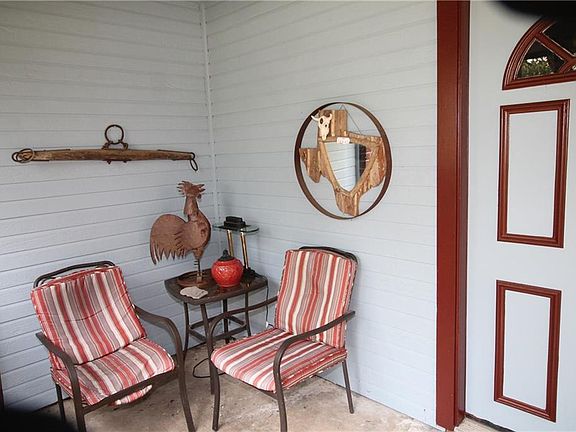 5th image of 823 Eastridge Cir