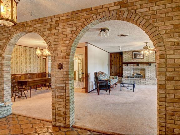 4th image of 310 Fairview Dr
