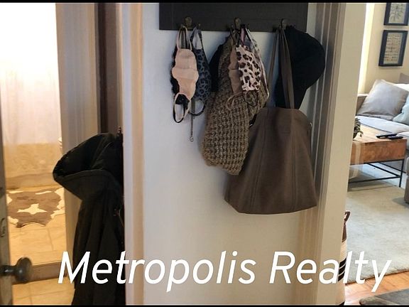 4th image of 2211 33rd St APT 2