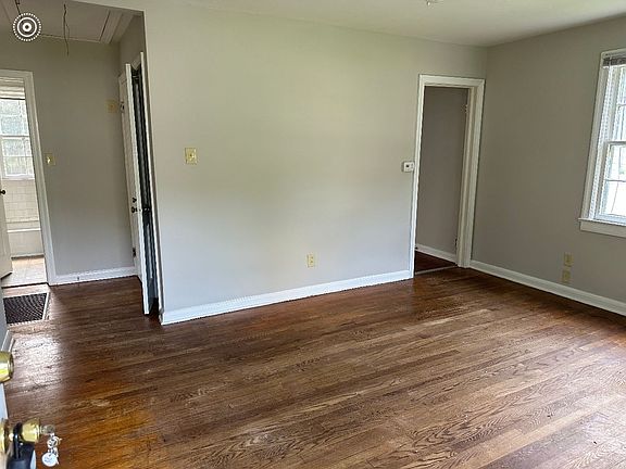 3rd image of 2323 Heath Ave