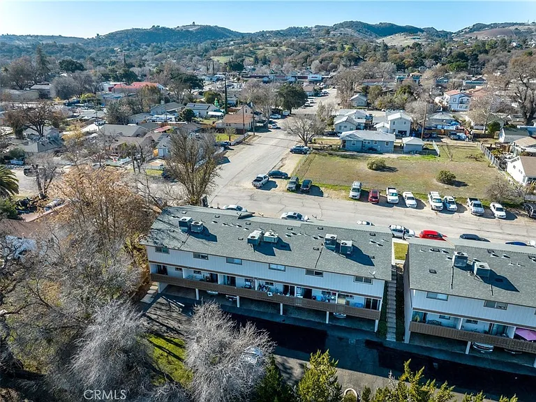 2212 Pine St — Photo 55